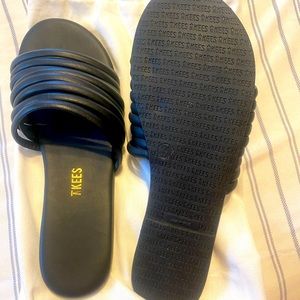 Brand new sandals to small for me- my loss is your gain- they are so cute